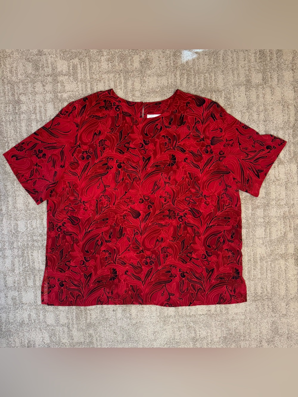 Vintage K.C. Studio Women's Red Floral-Print Short Sleeve Top fits like a 2xl